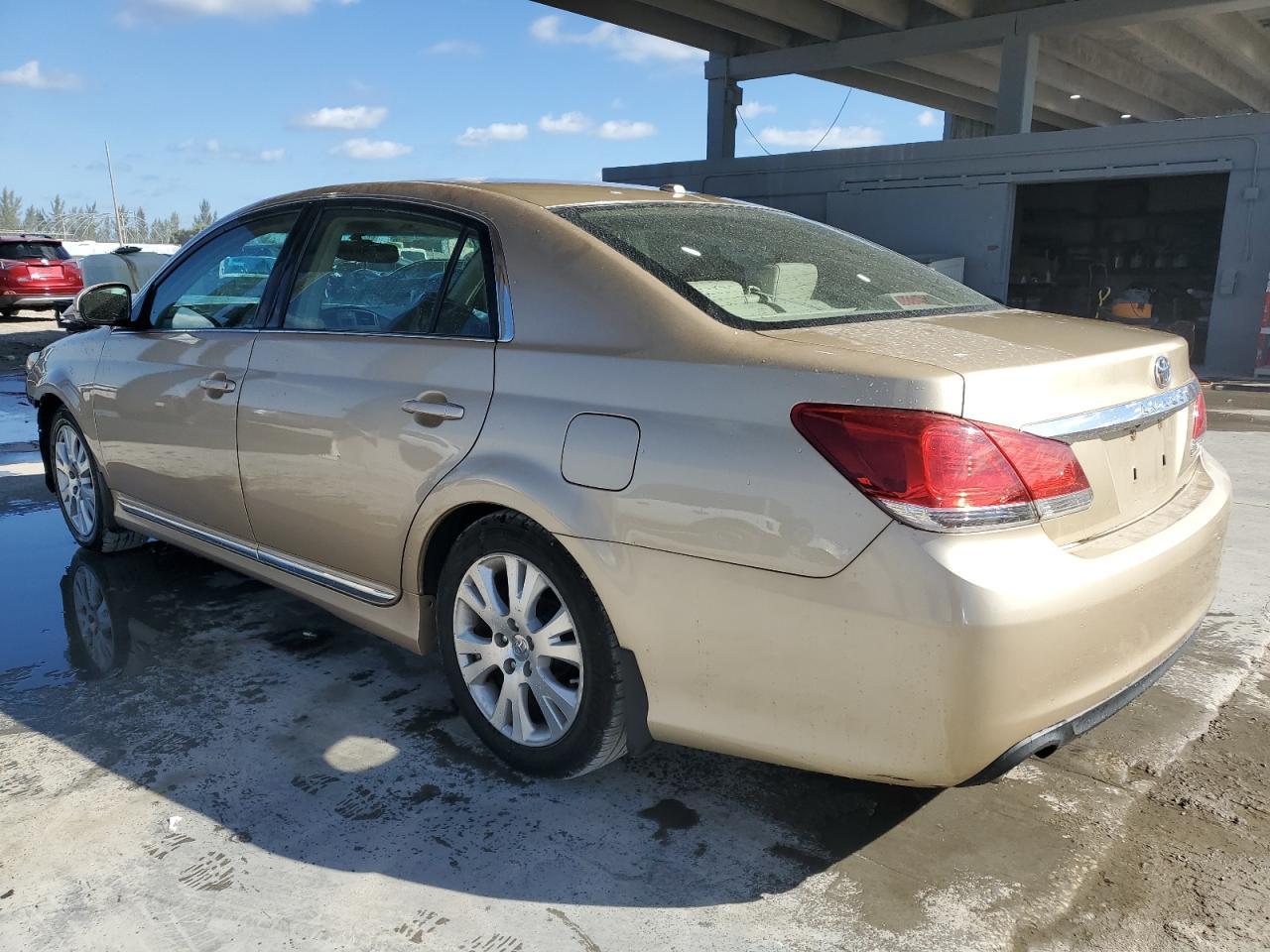 2011 TOYOTA AVALON BAS - Image 2