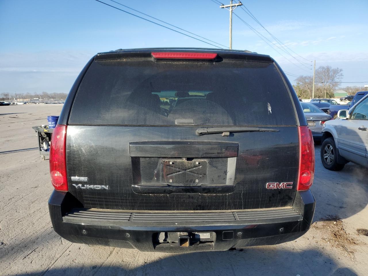 2012 GMC YUKON SLT - Image 6