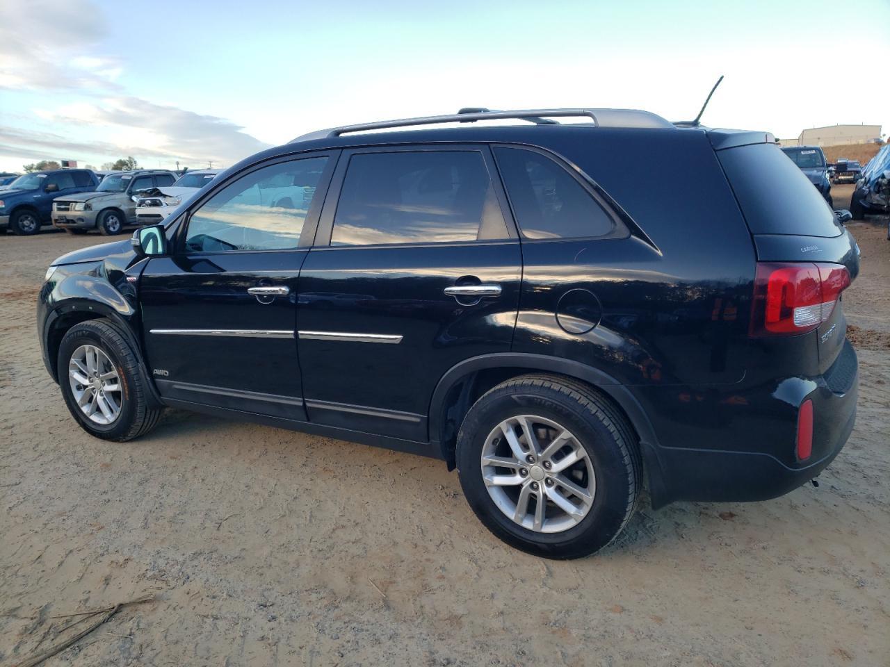 2015 KIA SORENTO LX - Image 2
