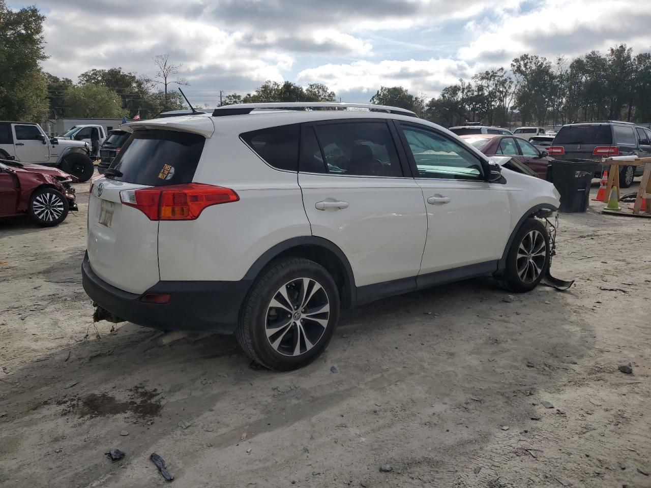 2015 TOYOTA RAV4 LIMIT - Фото 3