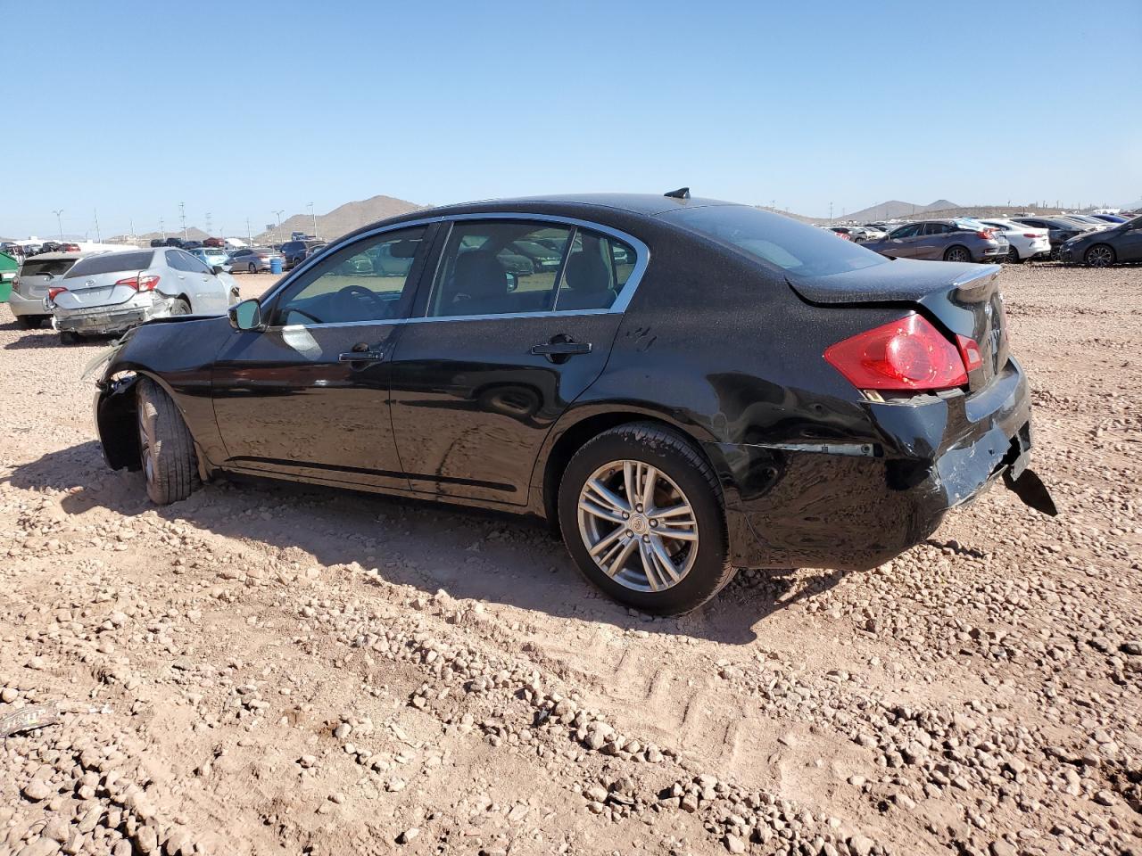 2011 INFINITI G37 - Image 2