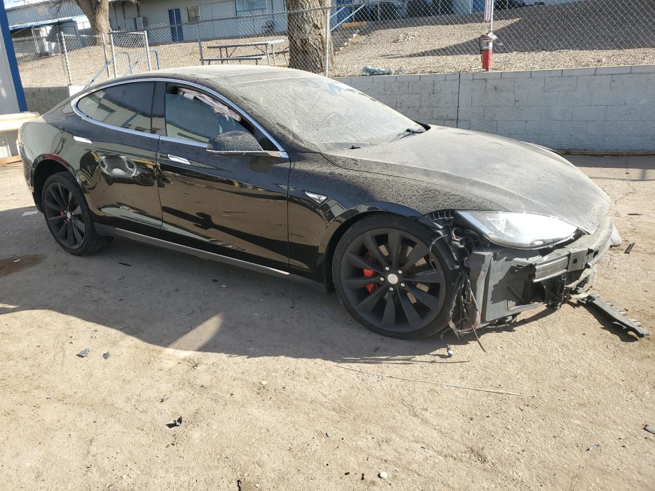 2015 TESLA MODEL S P8 - Фото 4