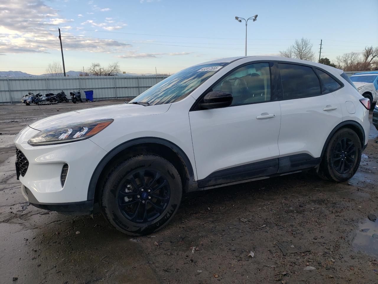 2020 FORD ESCAPE SE