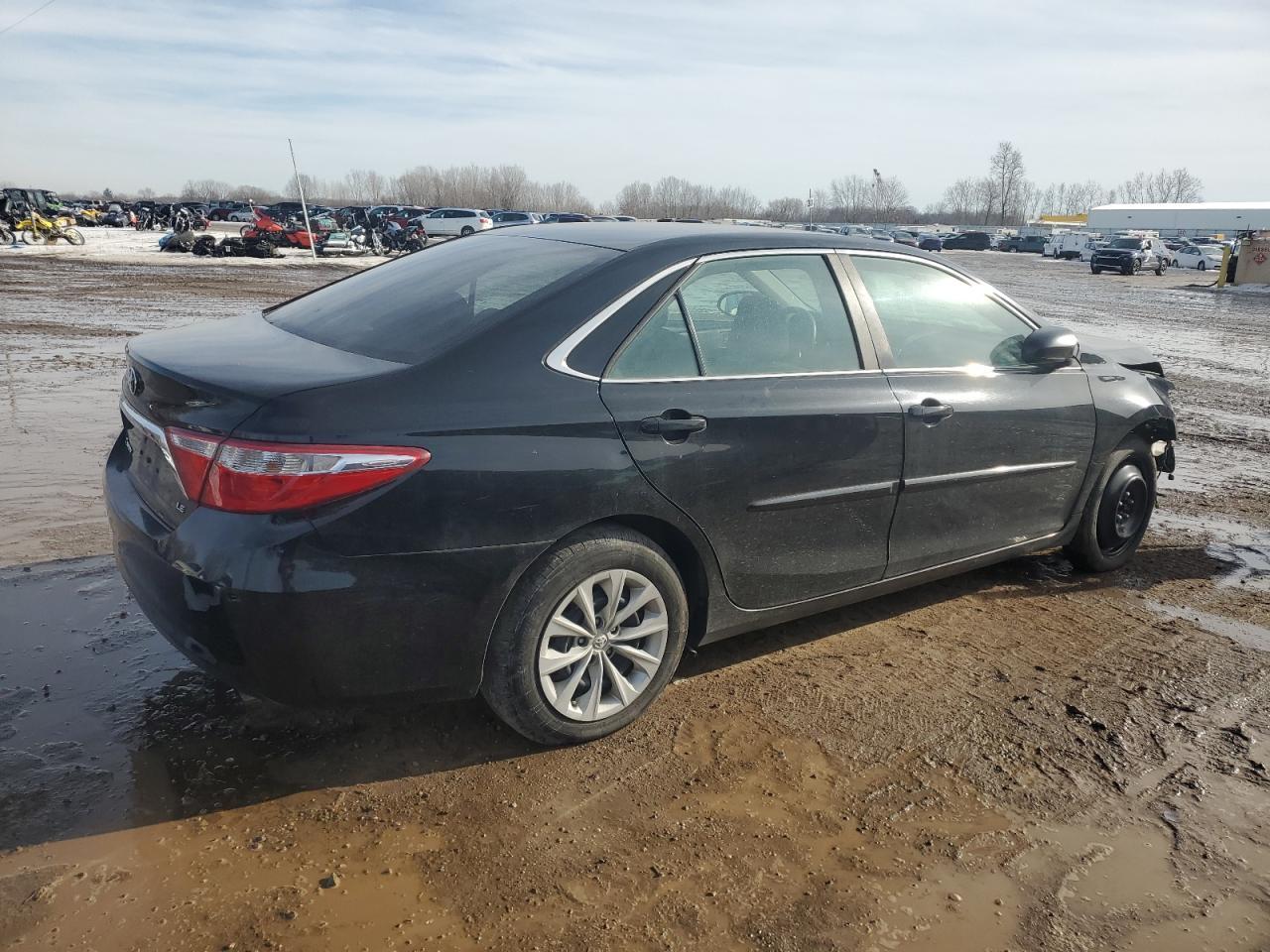 2017 TOYOTA CAMRY LE - Фото 3
