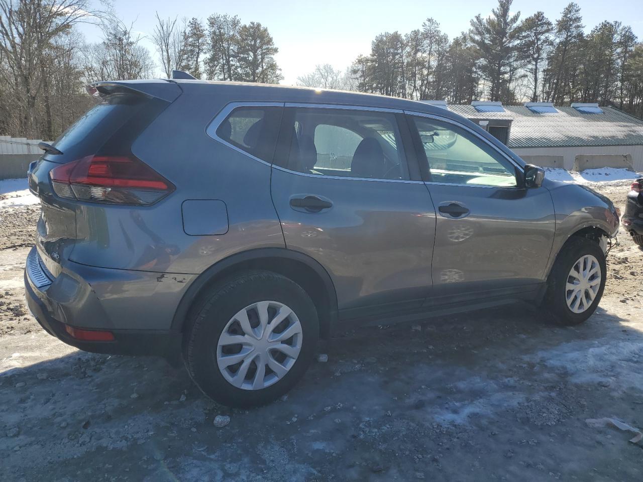 2017 NISSAN ROGUE SV - Фото 3