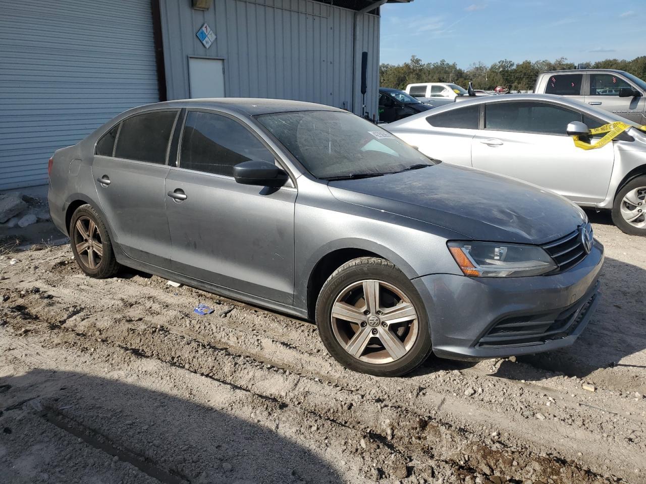 2017 VOLKSWAGEN JETTA S - Image 4