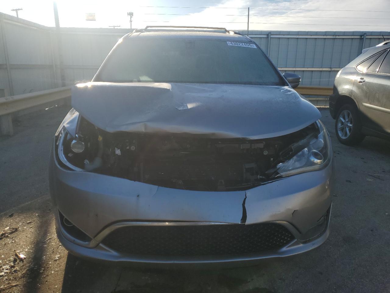 2017 CHRYSLER PACIFICA T - Image 5