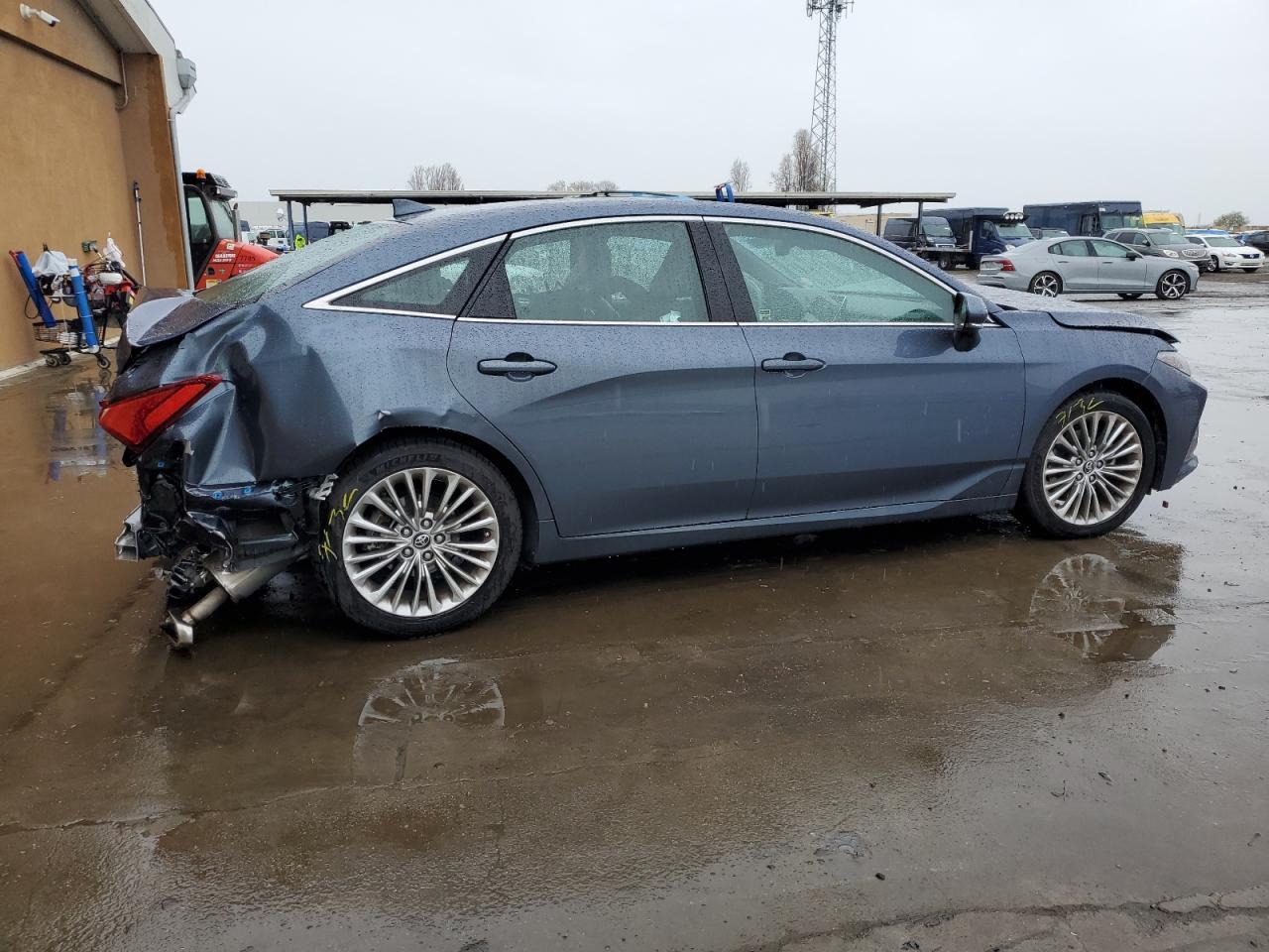 2019 TOYOTA AVALON XLE - Image 3