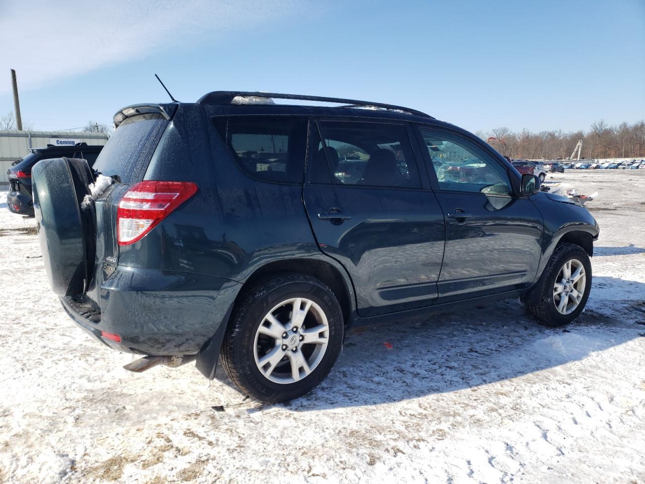 2011 TOYOTA RAV4 - Фото 3