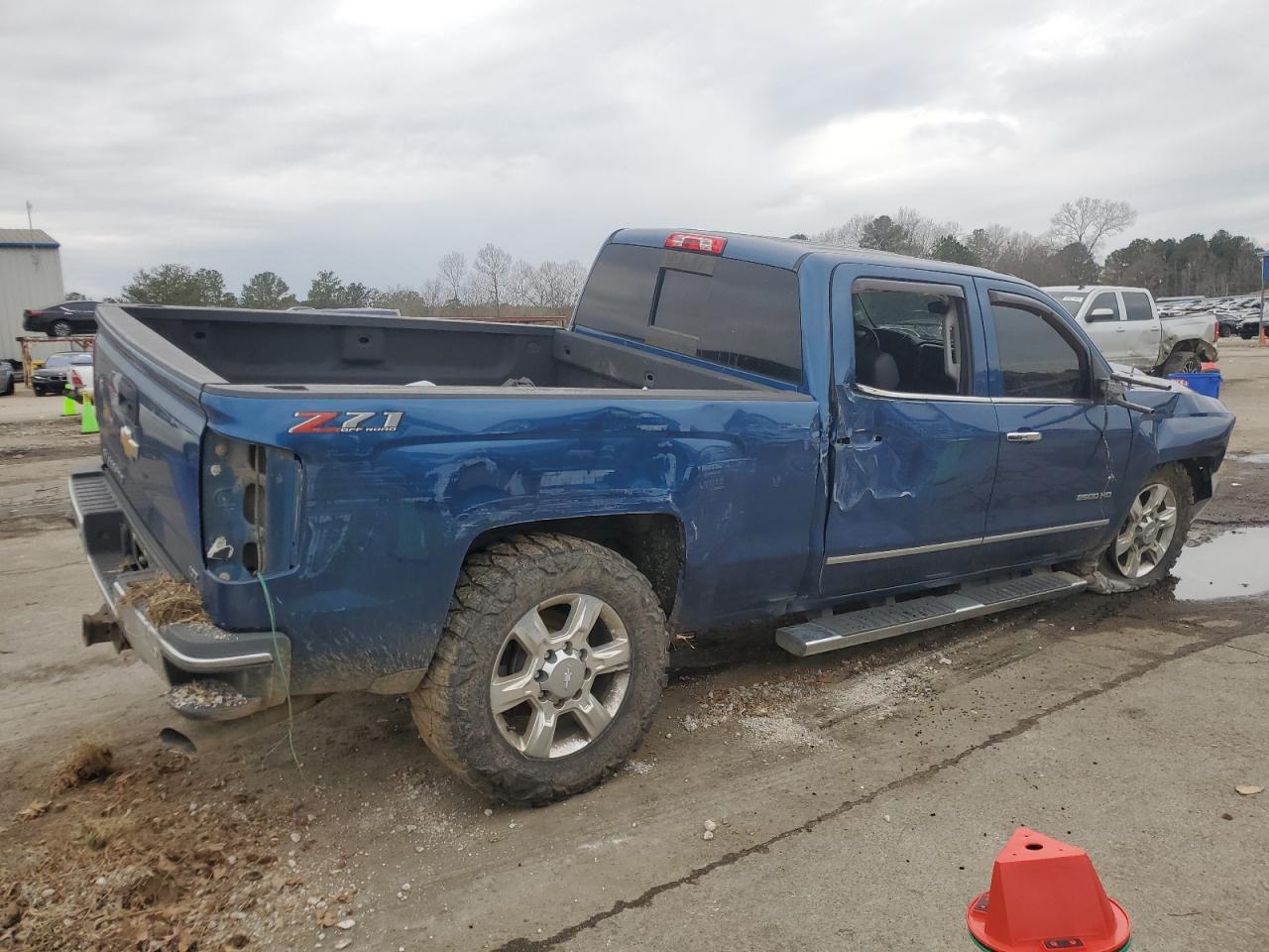 2018 CHEVROLET SILVERADO - Фото 3