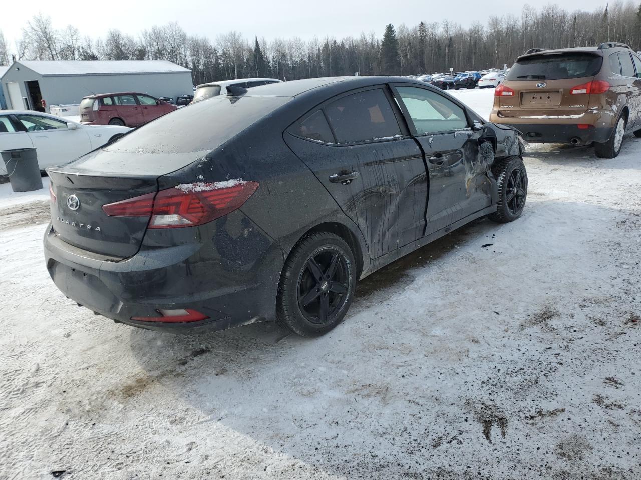 2019 HYUNDAI ELANTRA SE - Фото 3