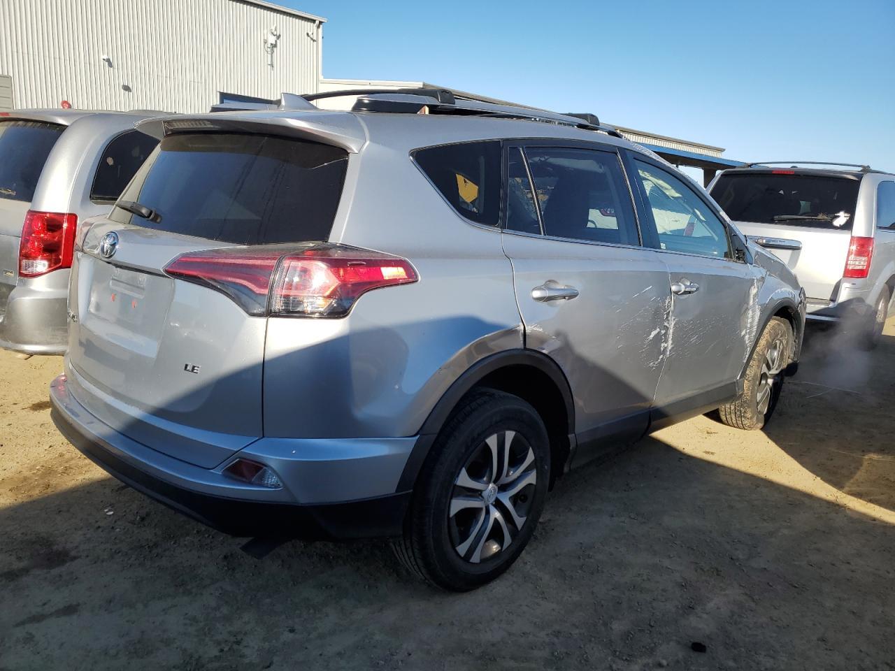 2018 TOYOTA RAV4 LE - Image 3