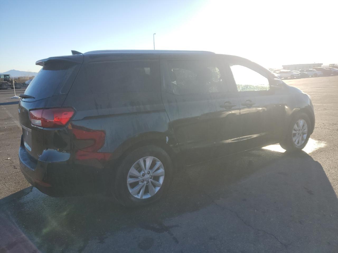 2016 KIA SEDONA LX - Фото 3