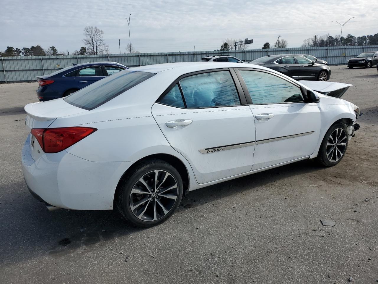 2019 TOYOTA COROLLA L - Image 3