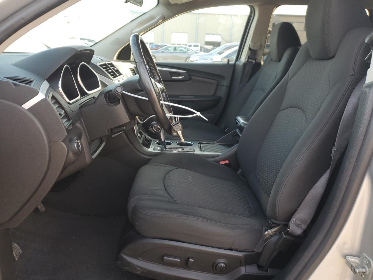 2011 CHEVROLET TRAVERSE L - Image 7