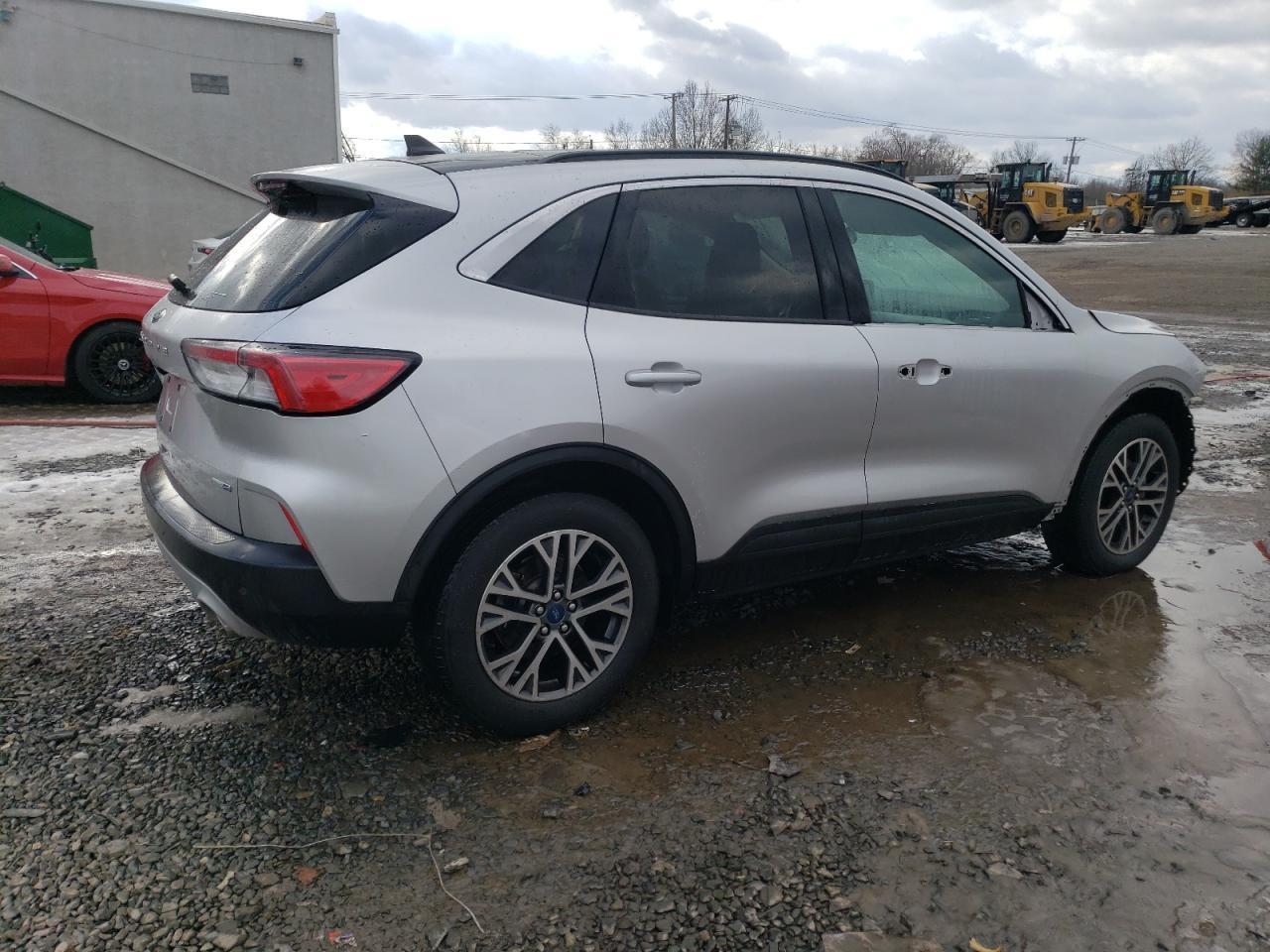 2020 FORD ESCAPE SEL - Фото 3