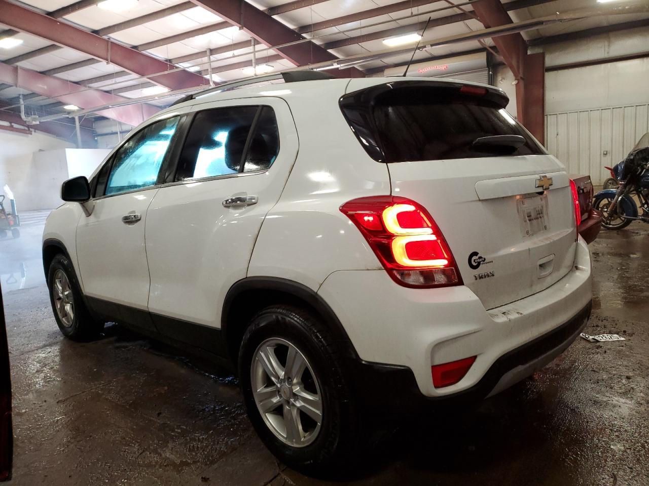 2019 CHEVROLET TRAX 1LT - Image 2