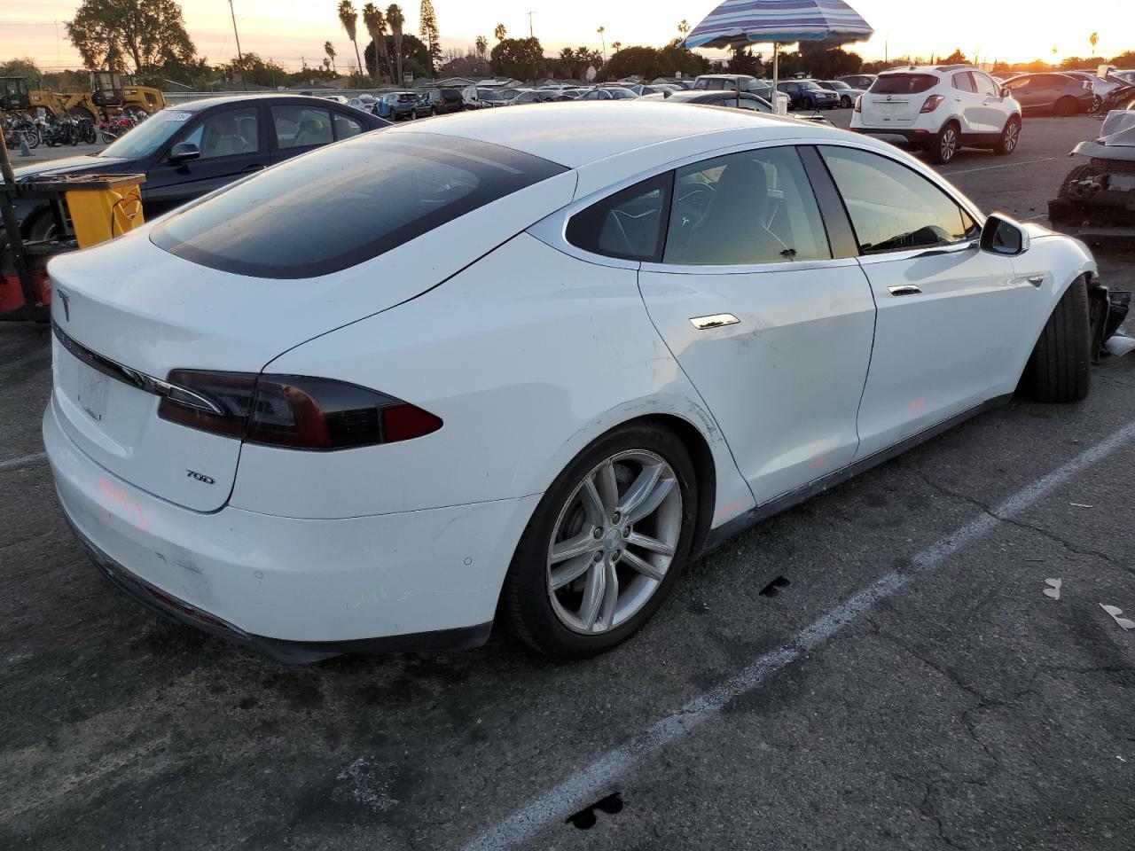 2015 TESLA MODEL S - Image 3