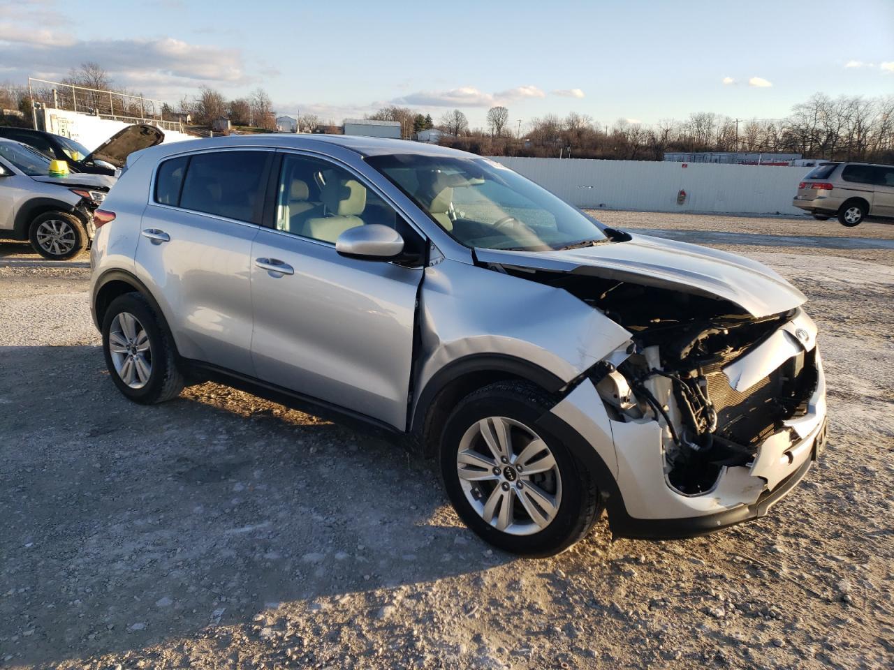 2017 KIA SPORTAGE L - Image 4