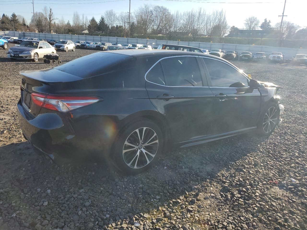 2018 TOYOTA CAMRY L - Фото 3