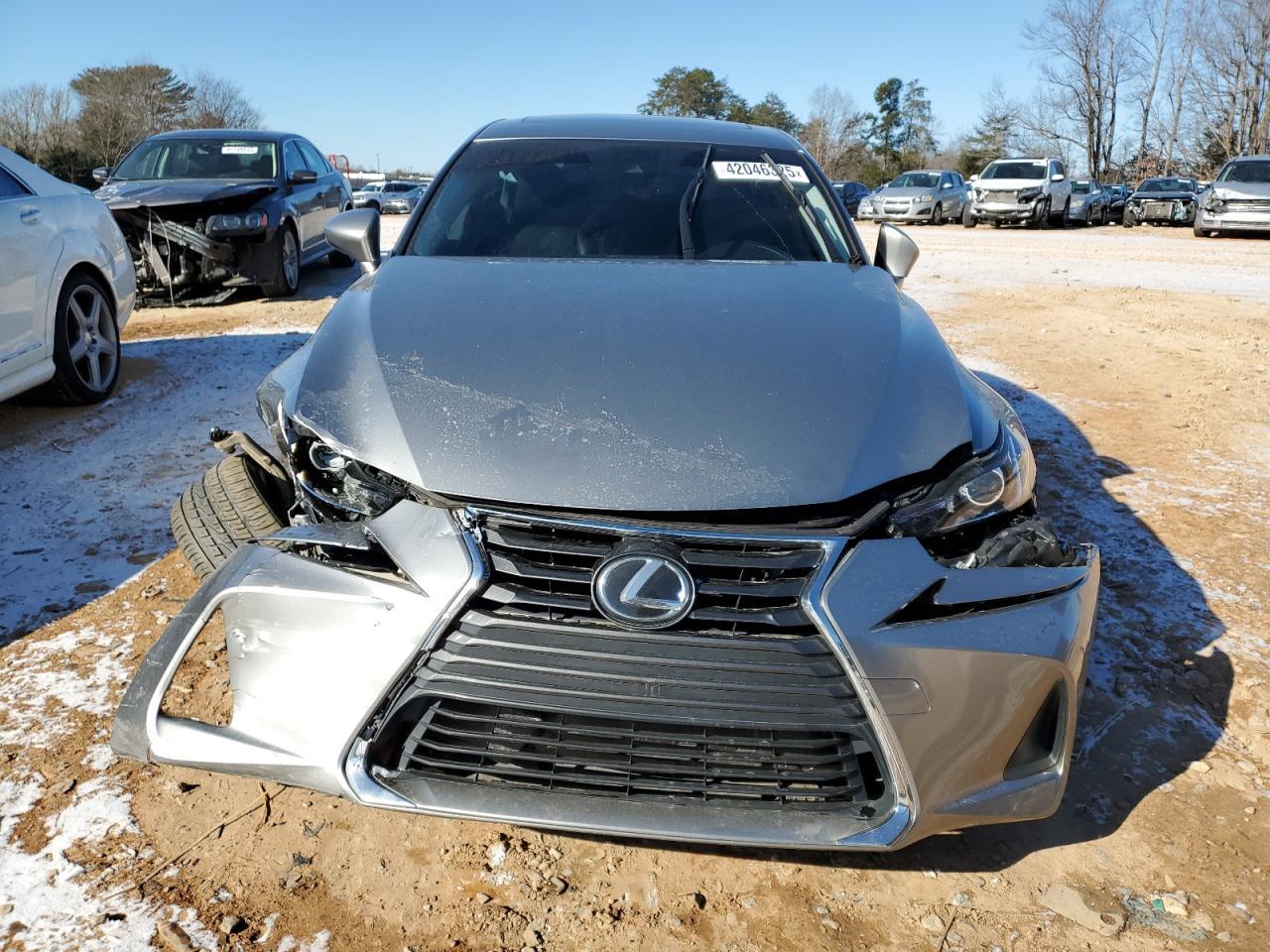 2017 LEXUS IS 200T - Фото 5