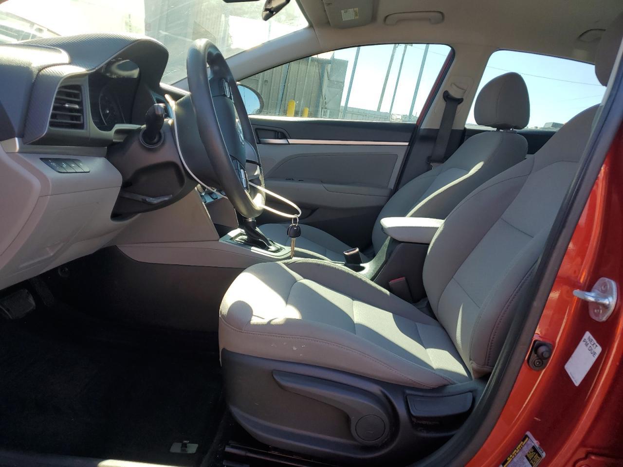 2019 HYUNDAI ELANTRA SE - Фото 7
