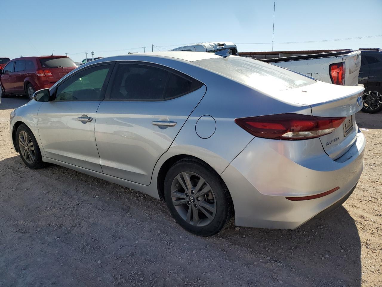 2018 HYUNDAI ELANTRA SE - Фото 2
