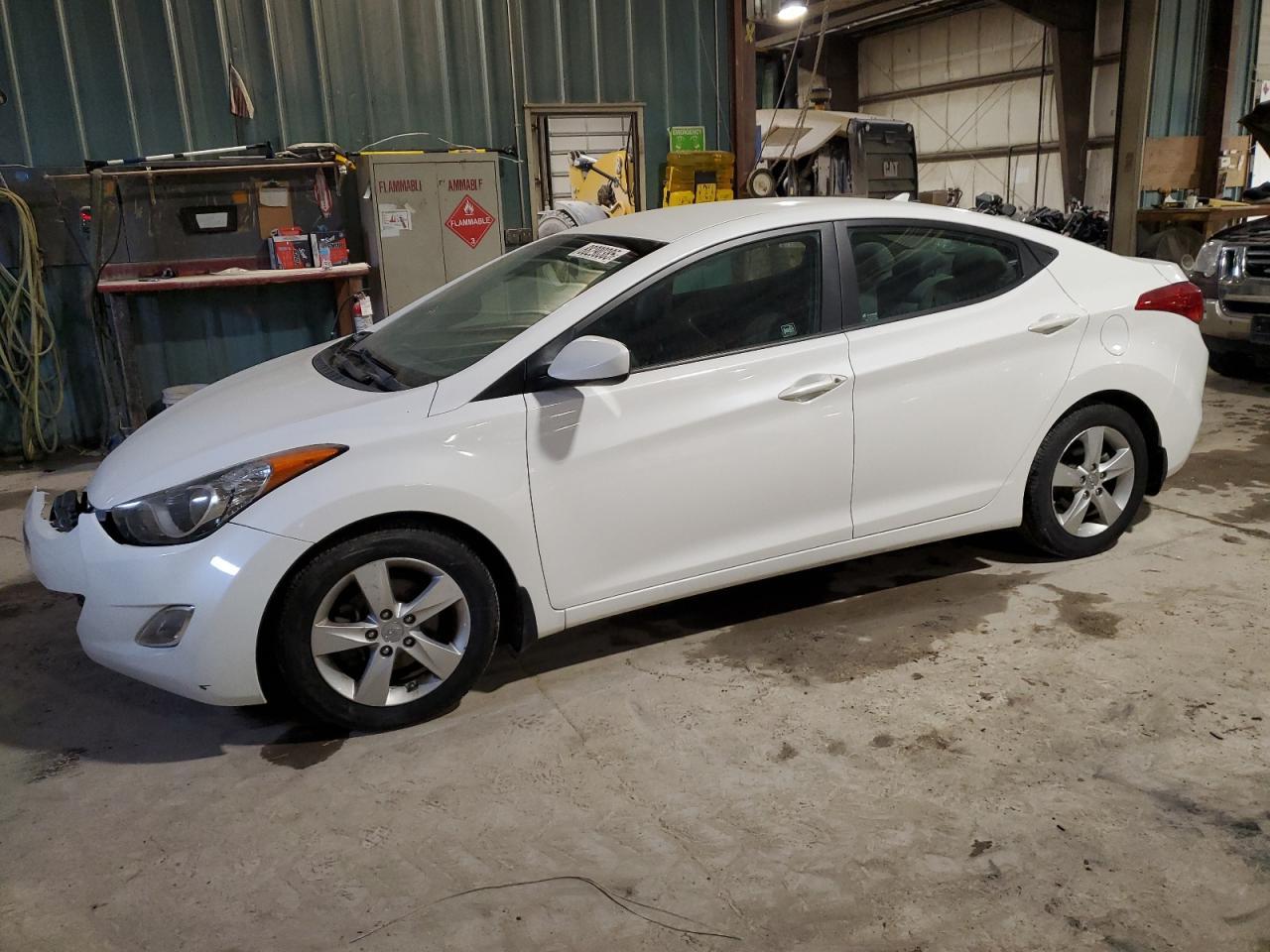 2013 HYUNDAI ELANTRA GL