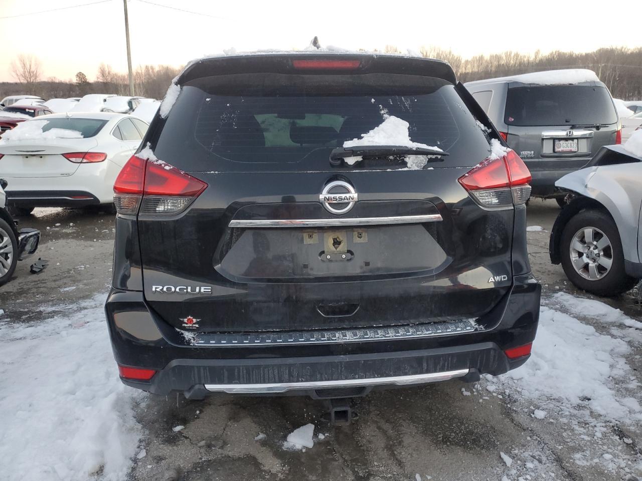 2017 NISSAN ROGUE S - Фото 6