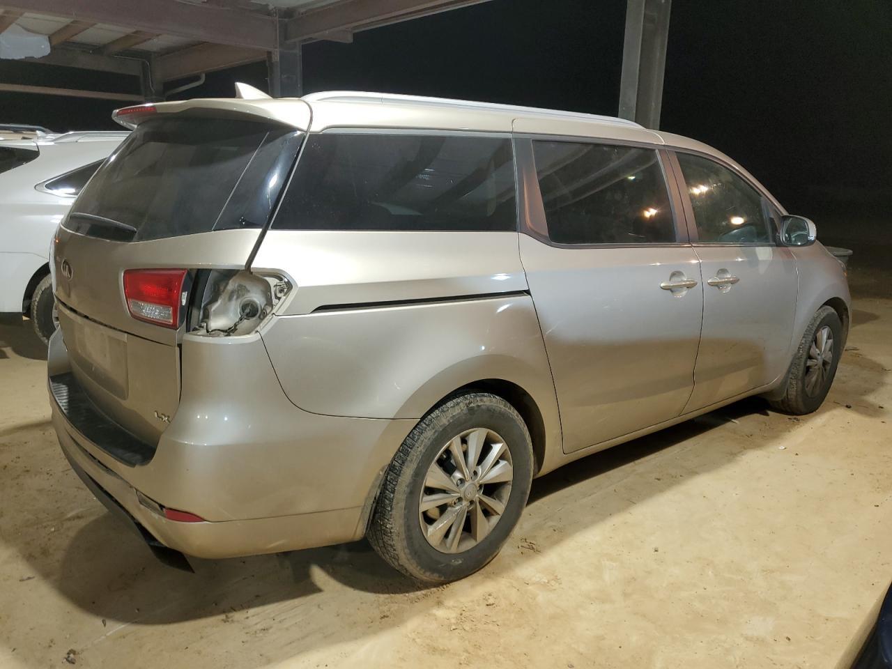 2016 KIA SEDONA LX - Фото 3