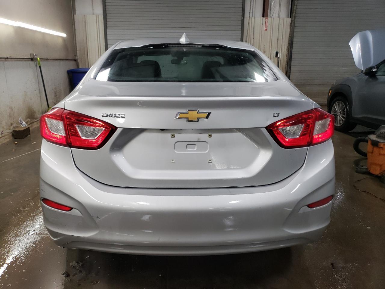 2017 CHEVROLET CRUZE LT - Фото 6