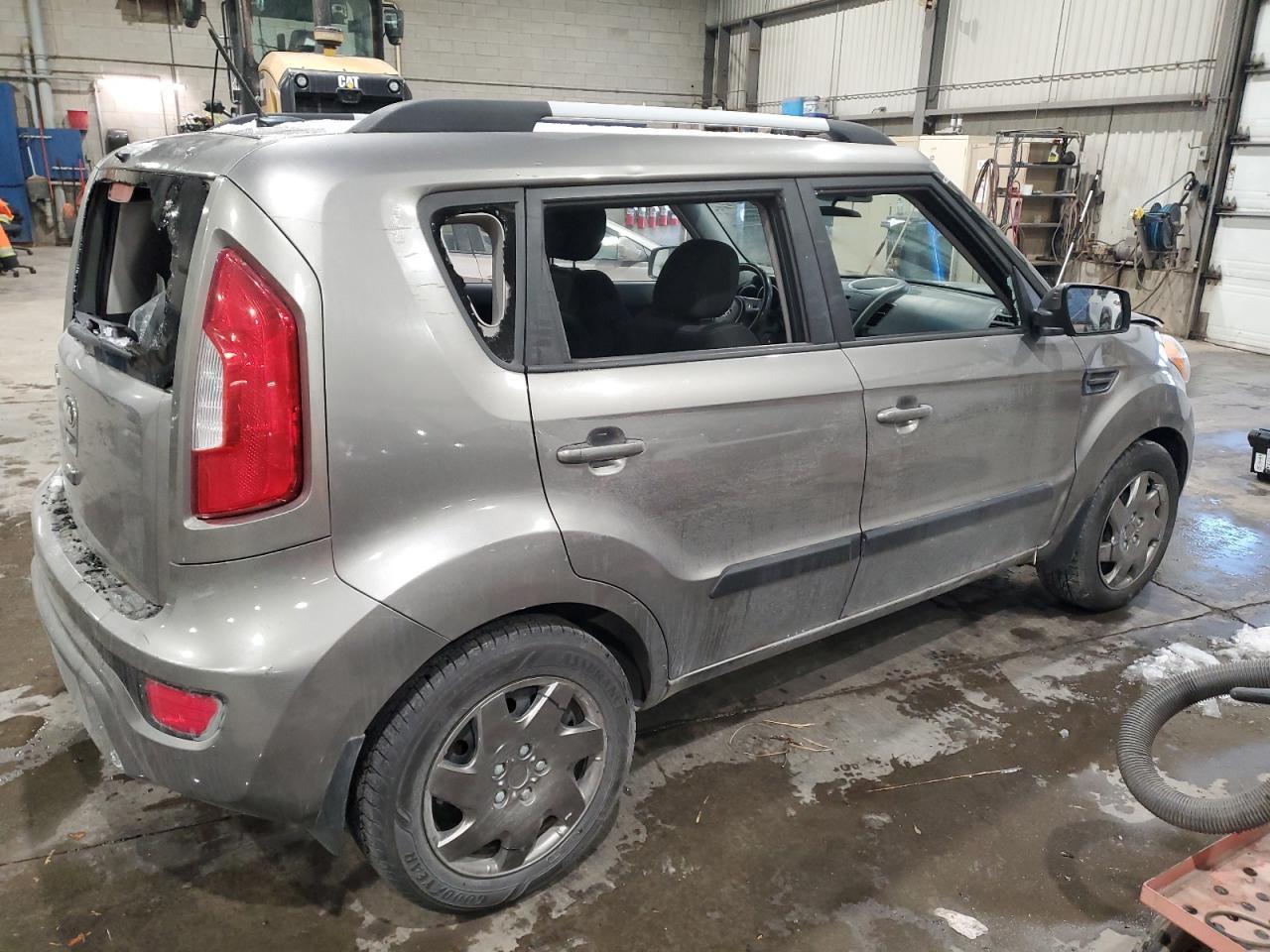 2013 KIA SOUL + - Image 3