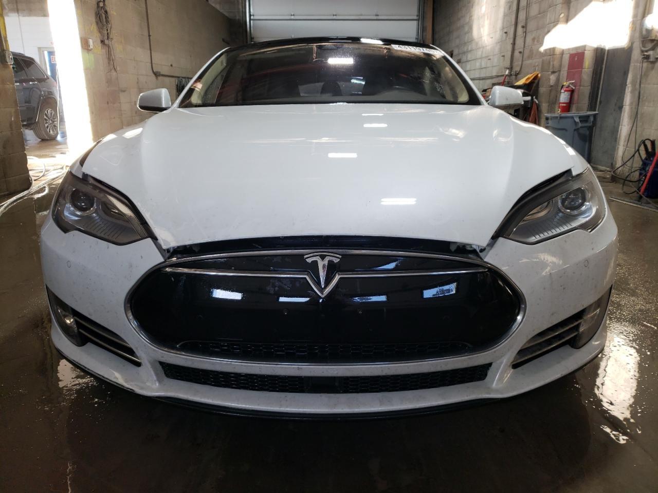 2015 TESLA MODEL S 85 - Image 5