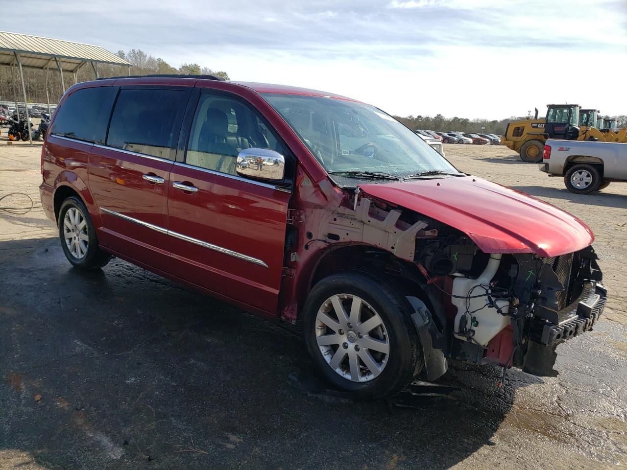 2014 CHRYSLER TOWN & COU - Image 4