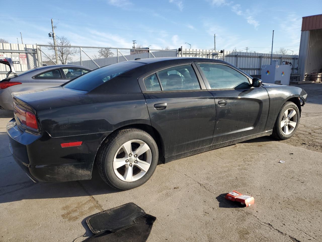 2014 DODGE CHARGER SE - Image 3