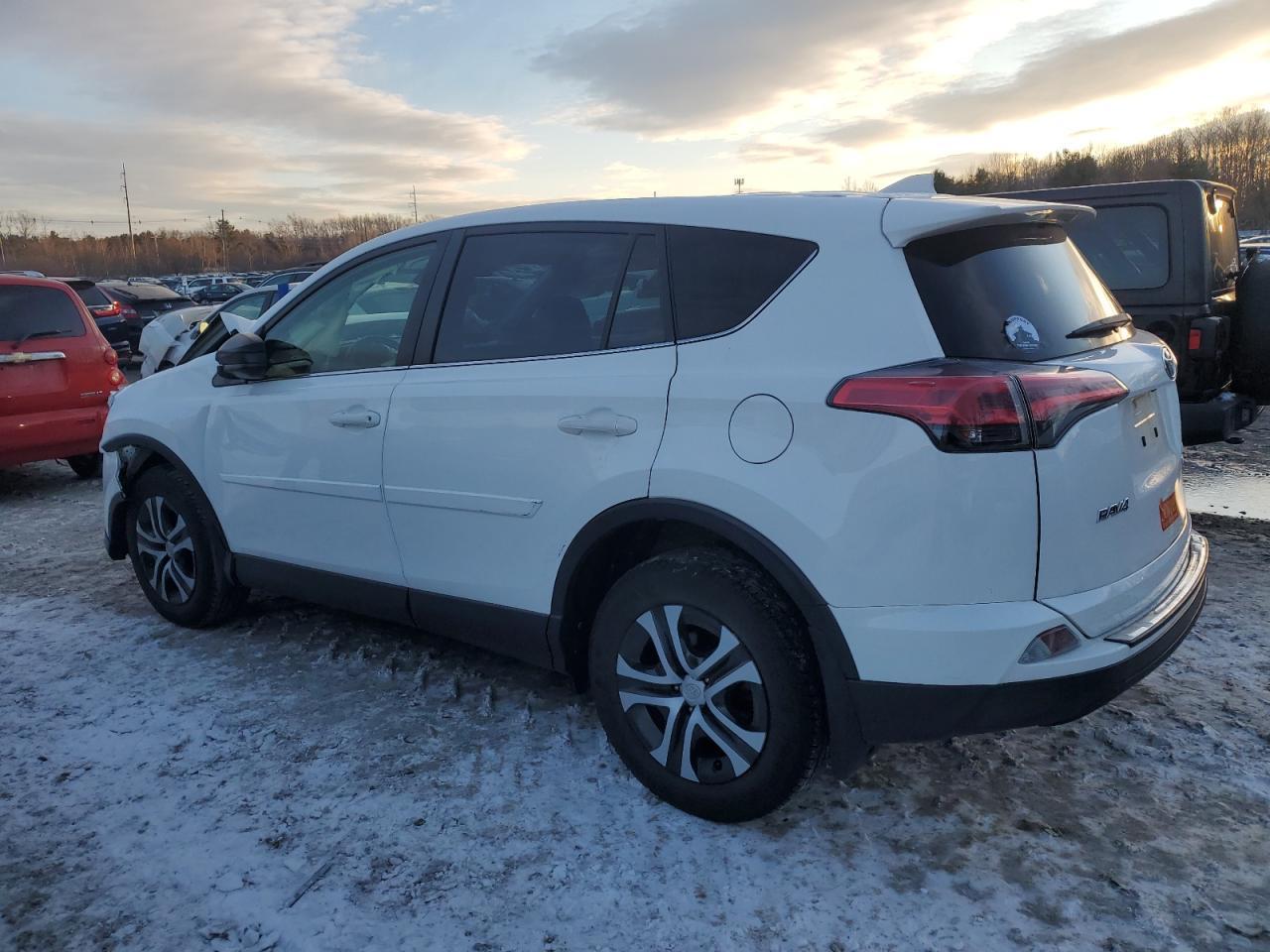 2018 TOYOTA RAV4 LE - Image 2