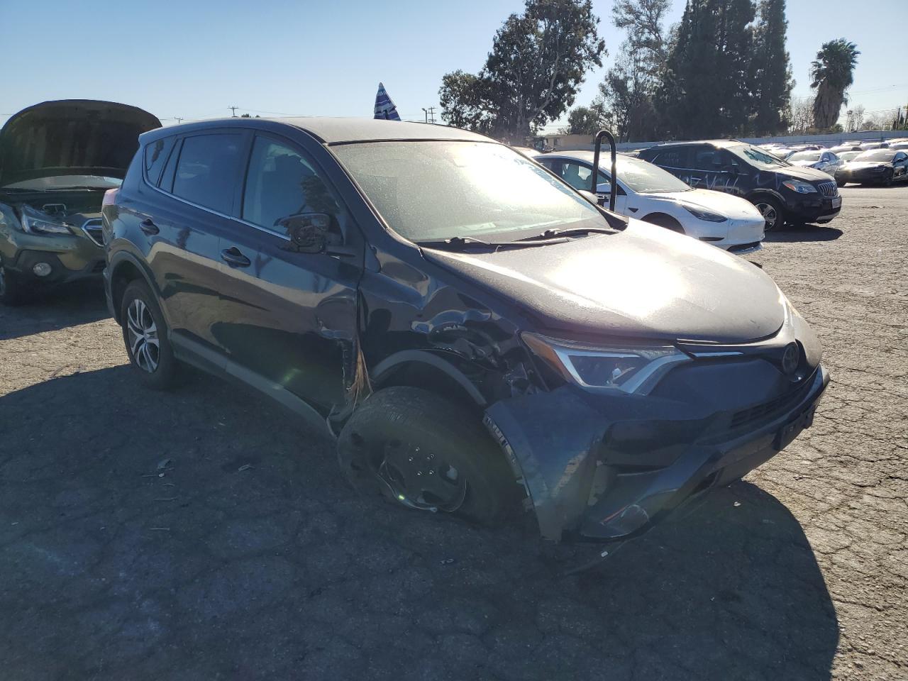 2018 TOYOTA RAV4 LE - Image 4