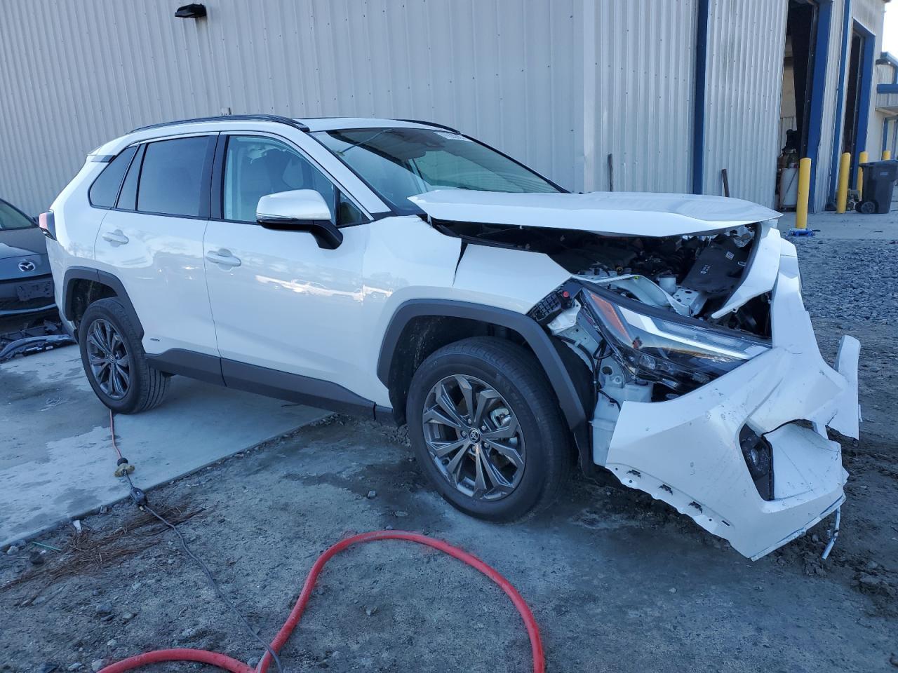 2024 TOYOTA RAV4 XLE P - Фото 4