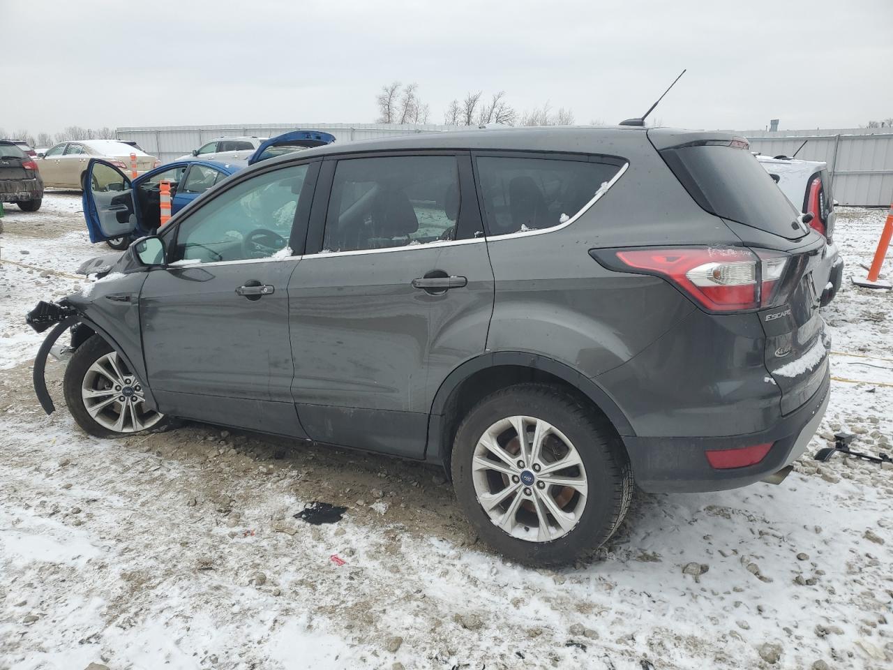 2017 FORD ESCAPE SE - Image 2