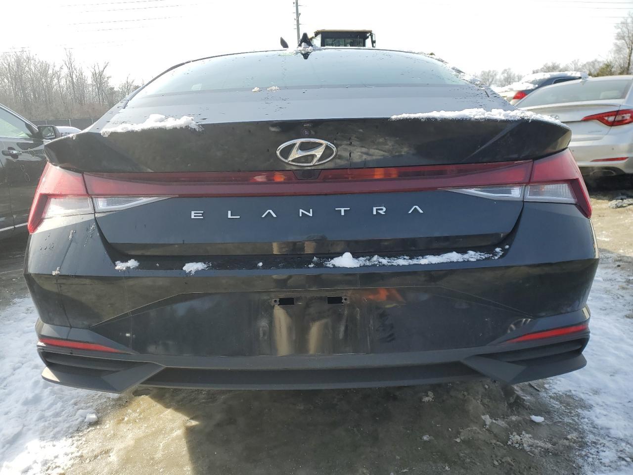2022 HYUNDAI ELANTRA SE - Image 6