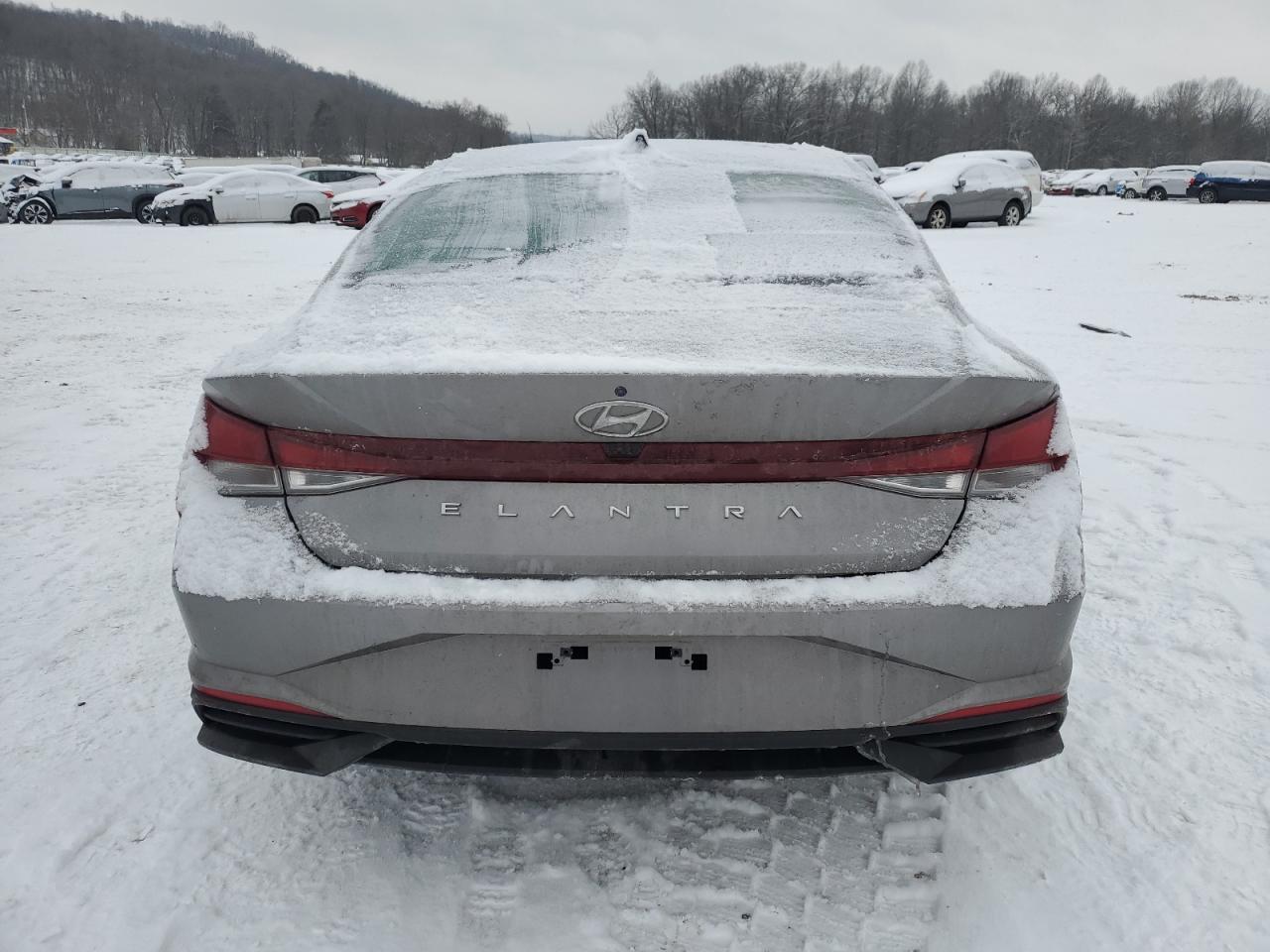 2023 HYUNDAI ELANTRA SE - Фото 6