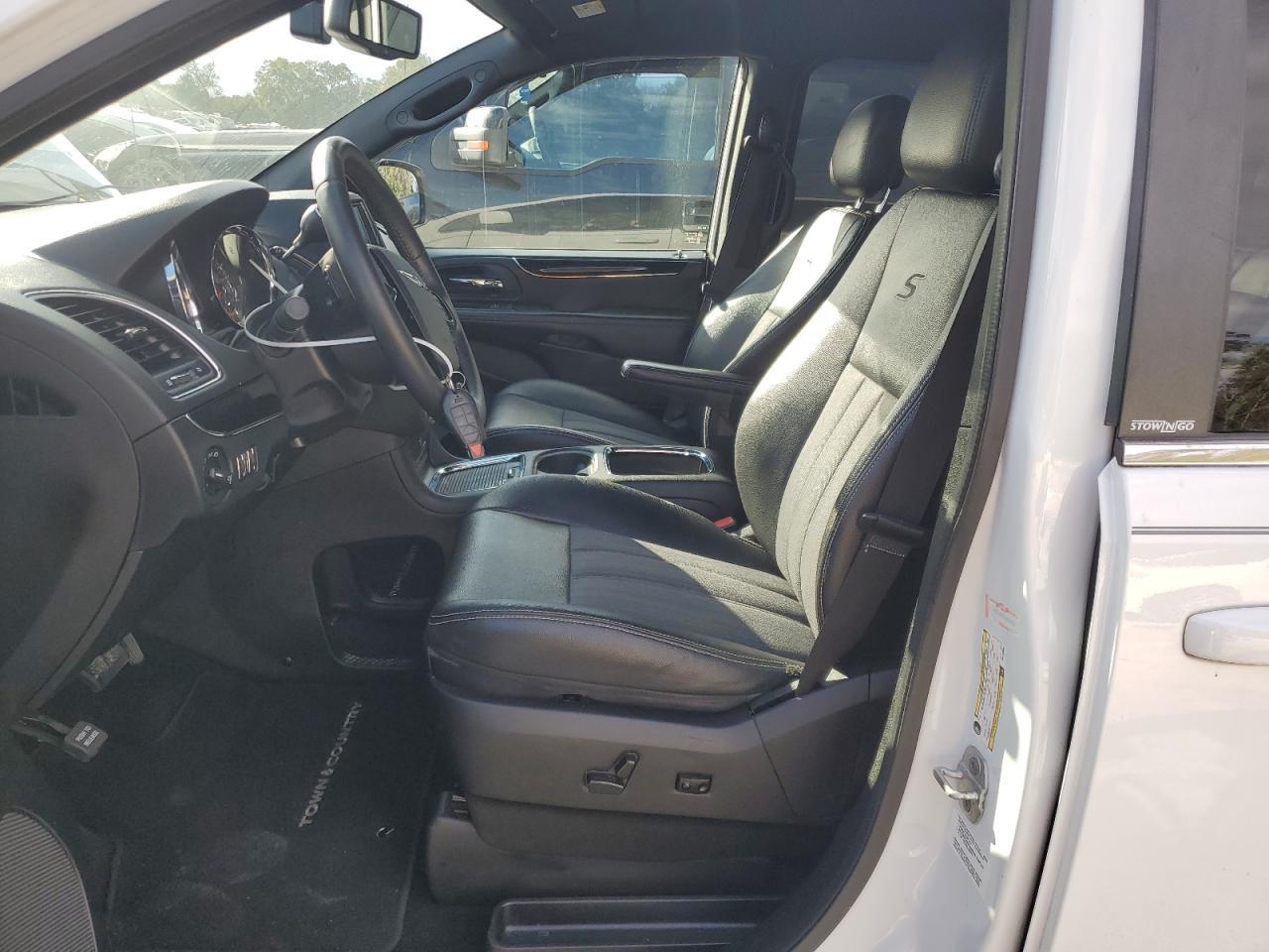 2014 CHRYSLER TOWN & COU - Image 7