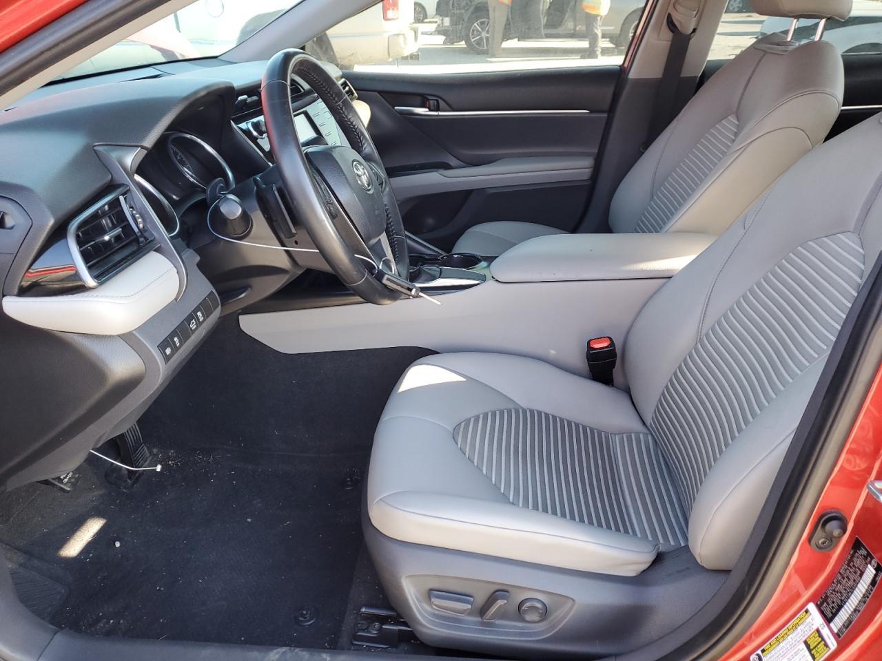 2020 TOYOTA CAMRY SE - Фото 7