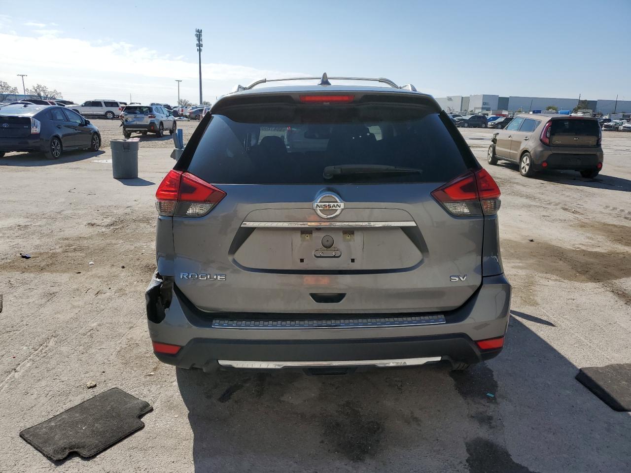 2017 NISSAN ROGUE S - Image 6