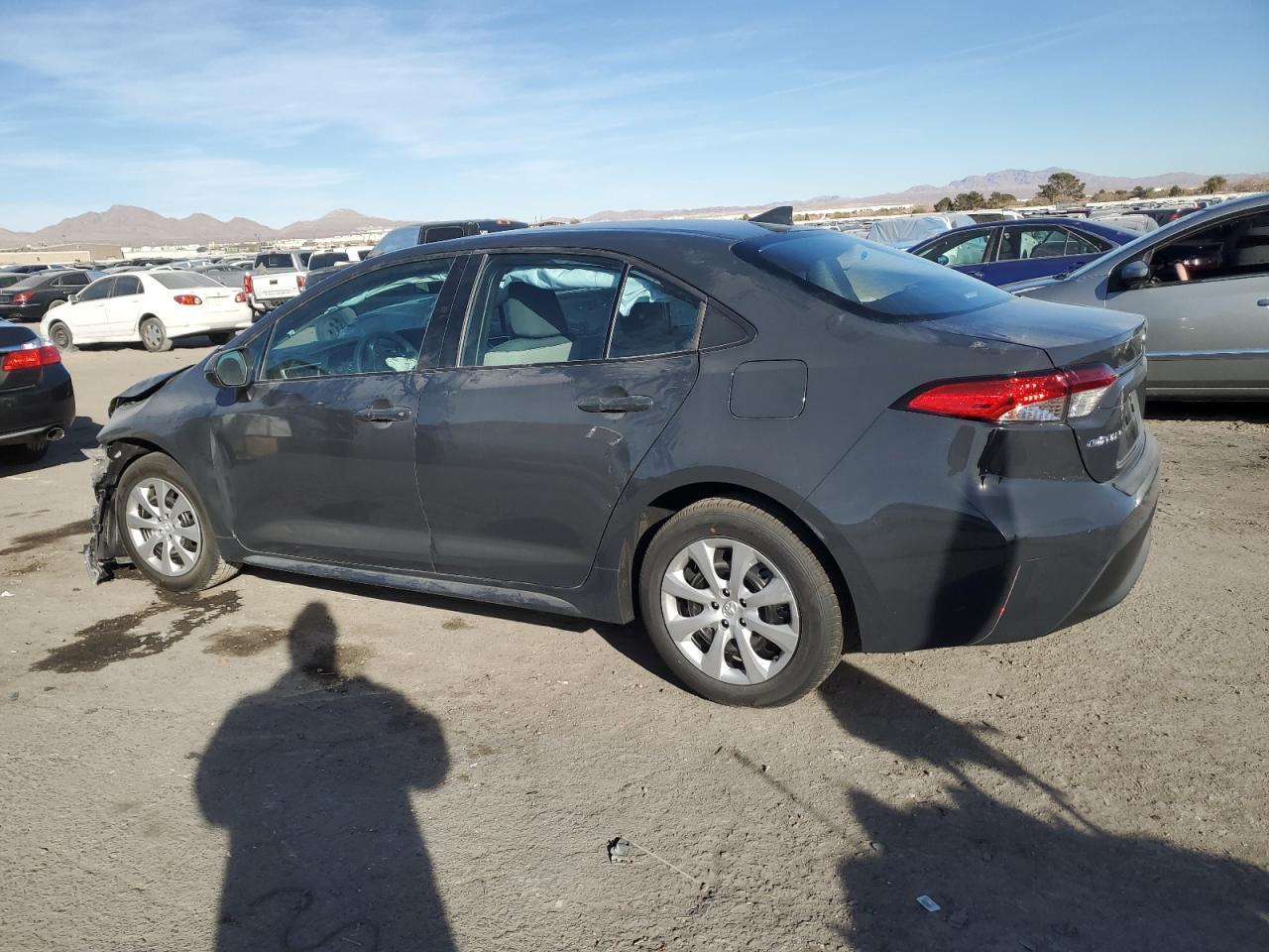 2025 TOYOTA COROLLA LE - Фото 2