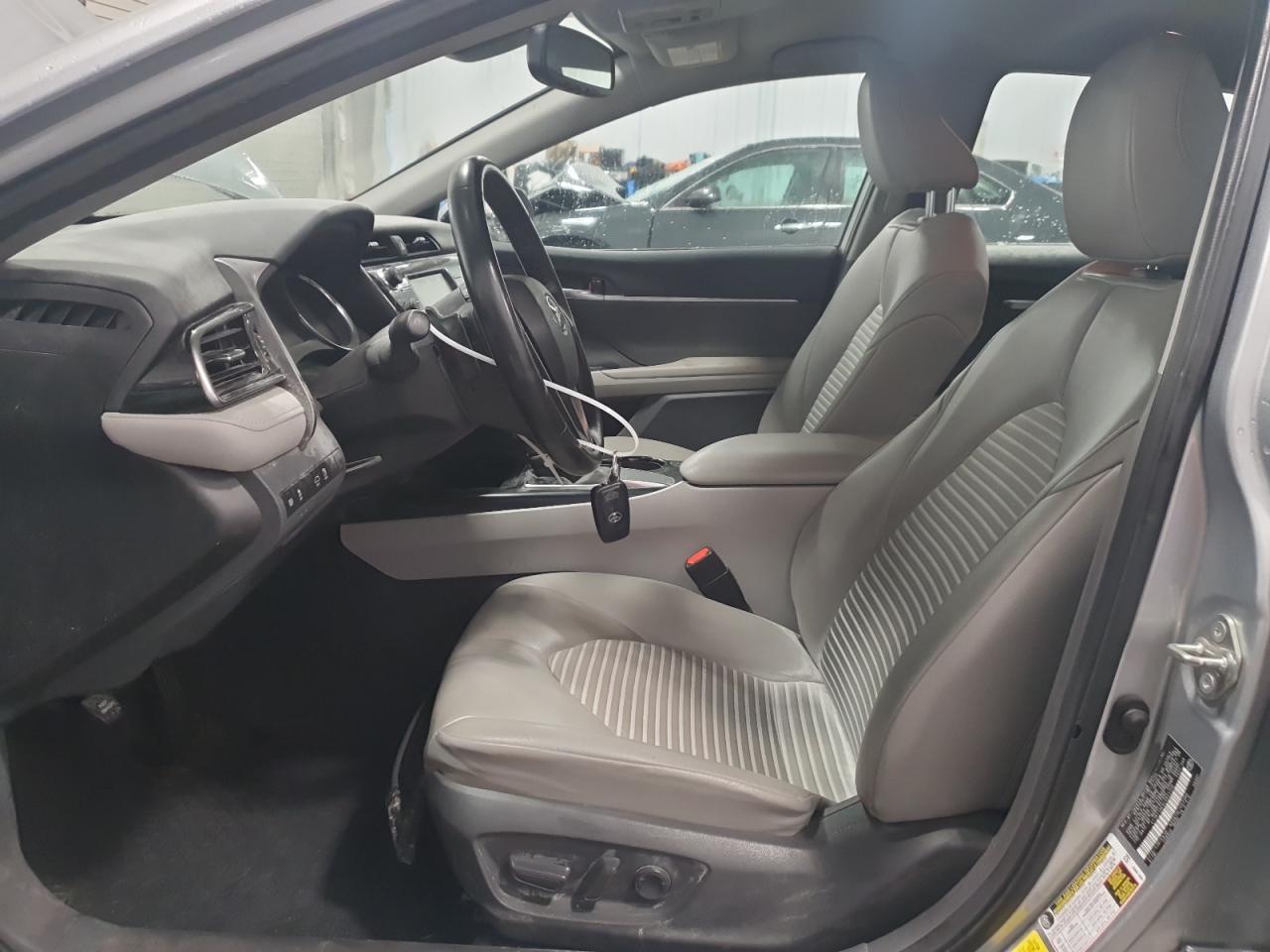 2020 TOYOTA CAMRY SE - Фото 7
