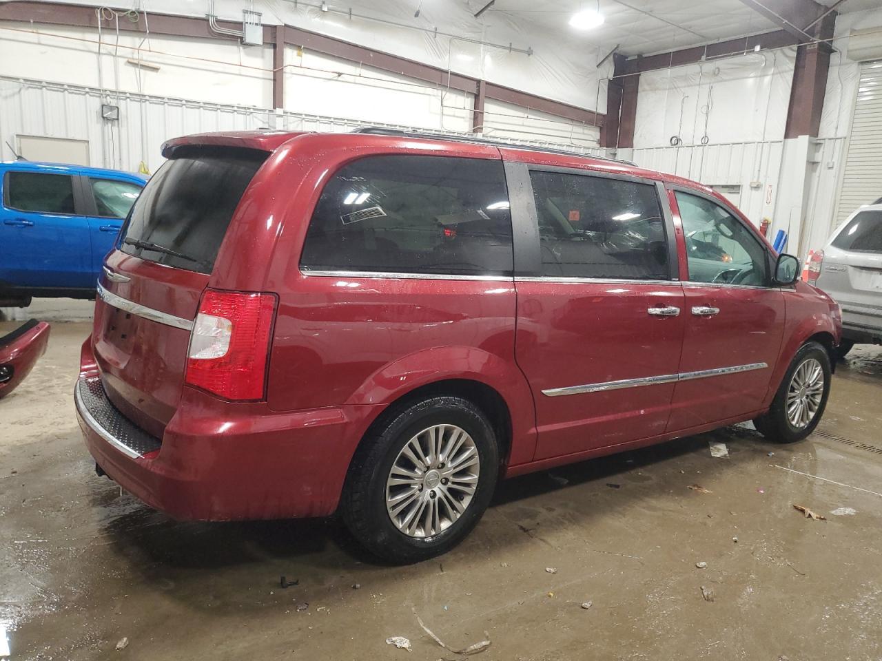 2014 CHRYSLER TOWN & COU - Фото 3