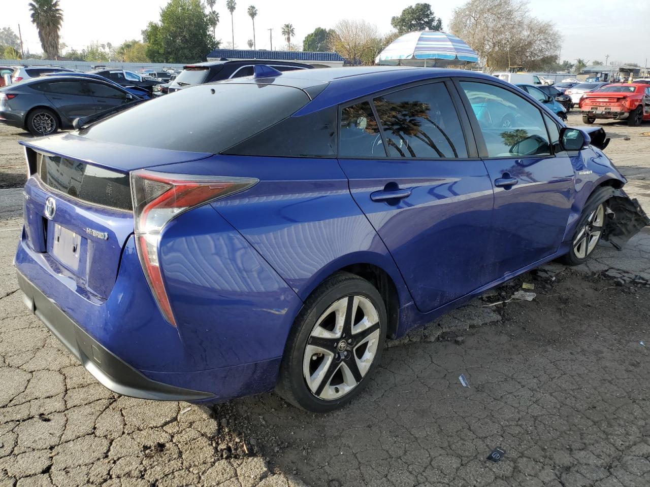 2016 TOYOTA PRIUS - Image 3