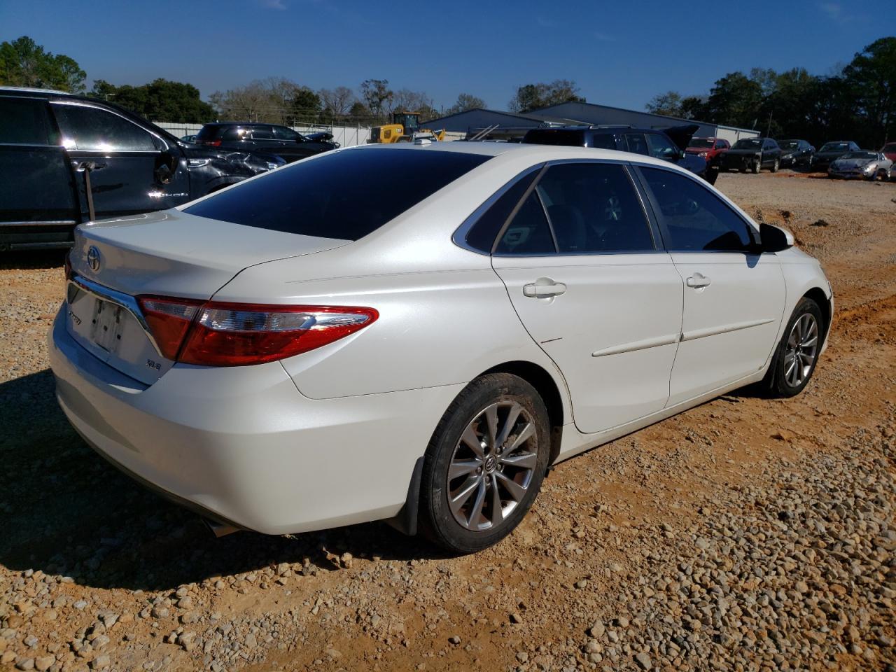 2016 TOYOTA CAMRY LE - Фото 3