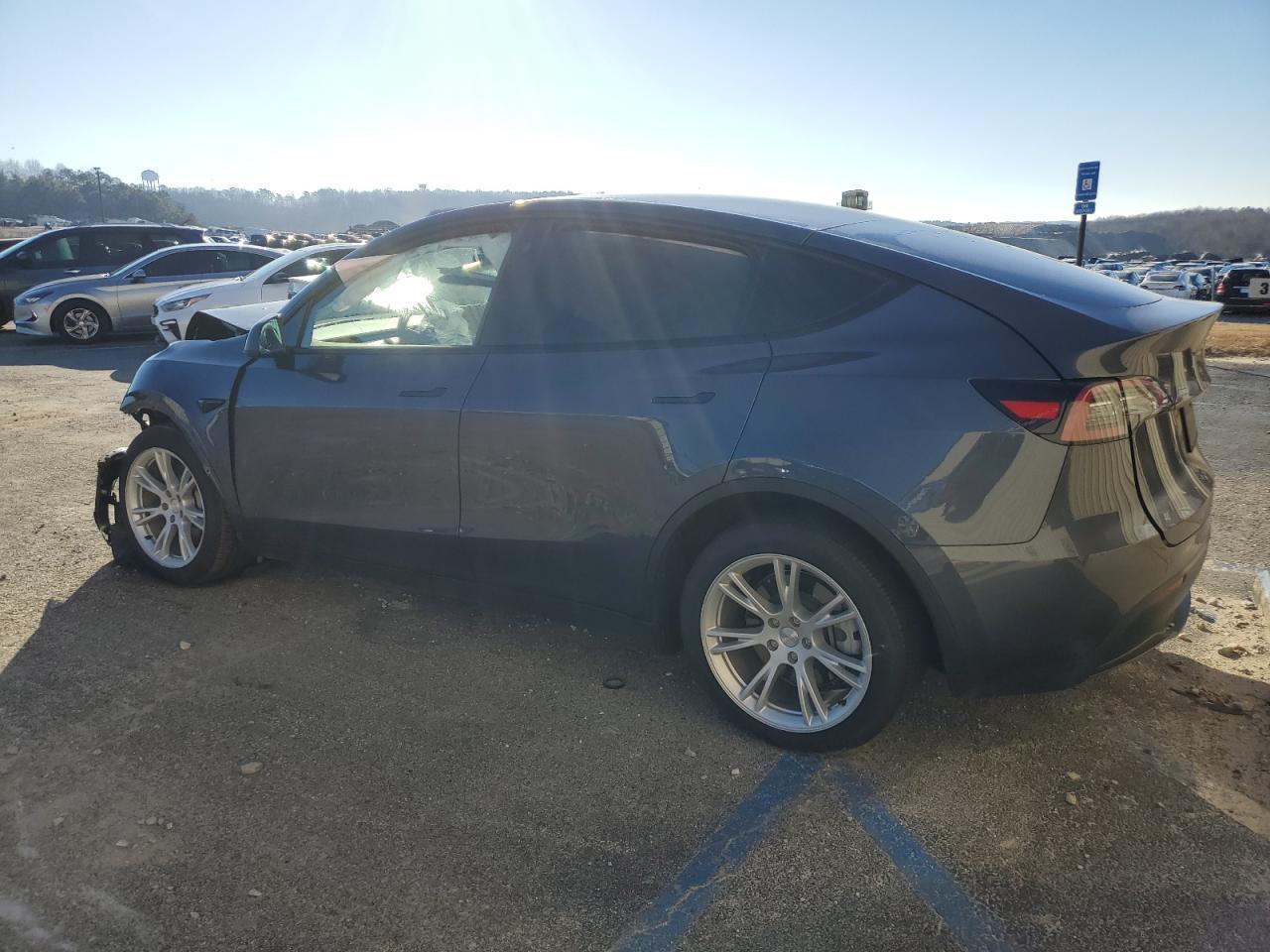 2023 TESLA MODEL Y - Фото 2